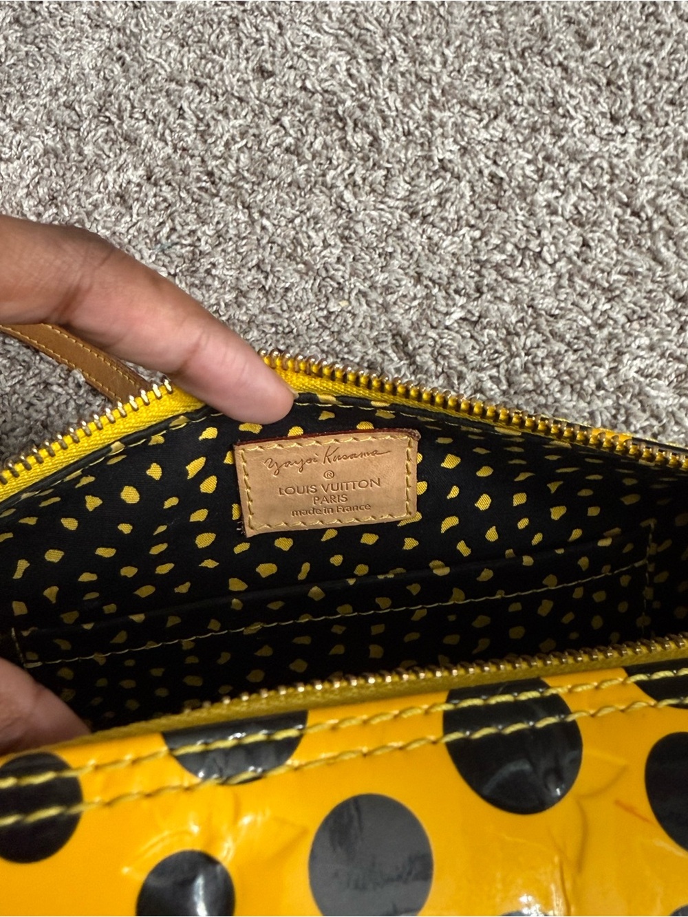 Louis Vuitton × Yayoi Kusama
2012 Papillon Infinity Dots shoulder bag. - Picture 8 of 8